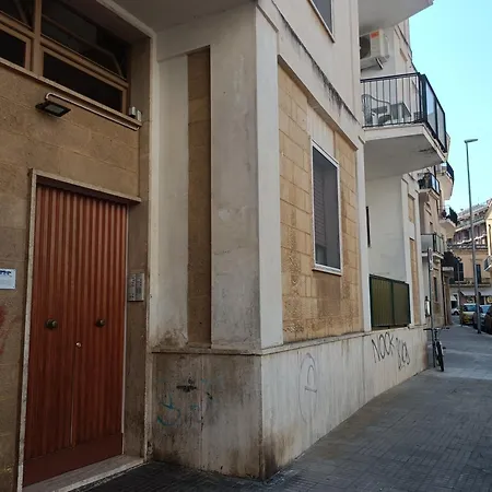 Casa Vergara Piazza Mazzini Apartment *